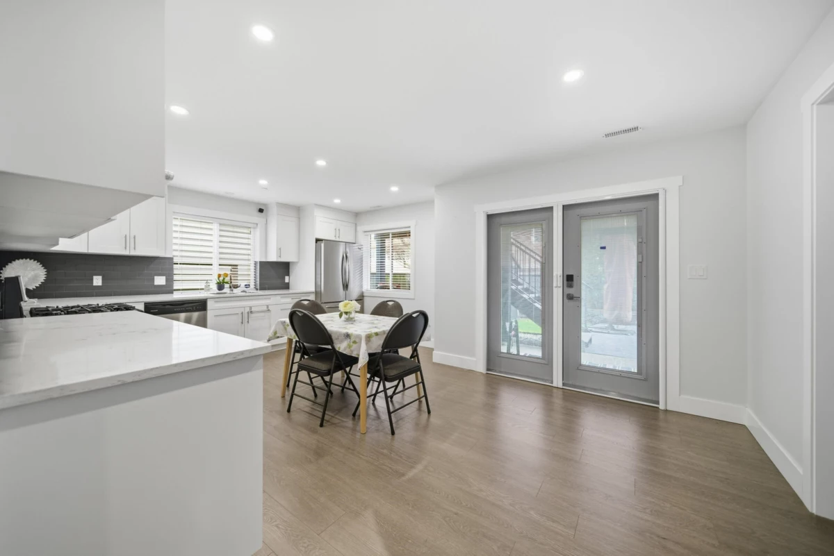 Laundry Room Photo of 24345 104 Avenue, Maple Ridge, BC