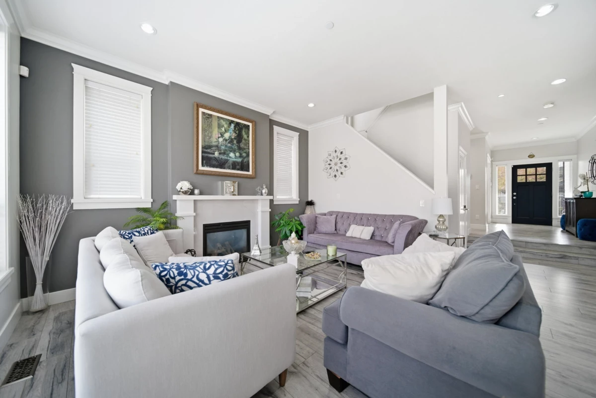 Living Room Photo of 24345 104 Avenue, Maple Ridge, BC