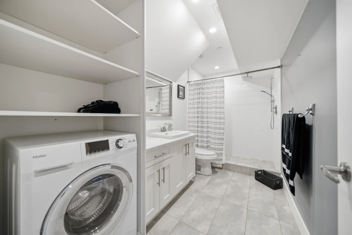 Staircase Photo of 24345 104 Avenue, Maple Ridge, BC