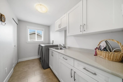 Basement Recreation Room Photo of 24345 104 Avenue, Maple Ridge, BC