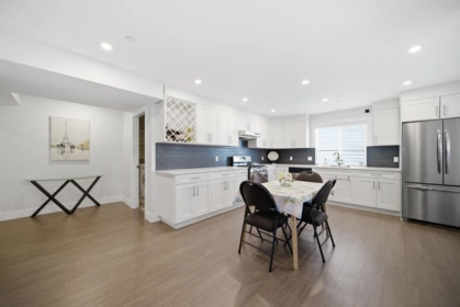 Mudroom Photo of 24345 104 Avenue, Maple Ridge, BC