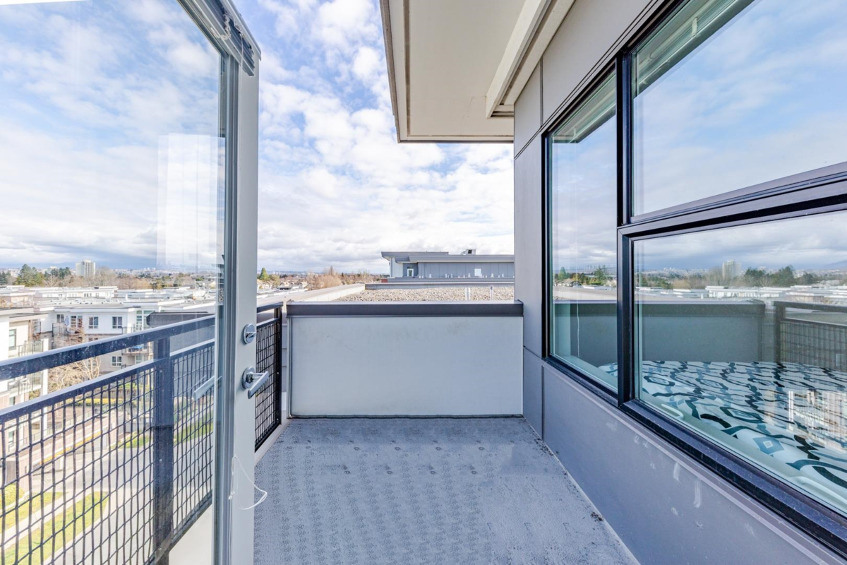 Basement Recreation Room Photo of 615 9366 Tomicki Avenue, Richmond, BC