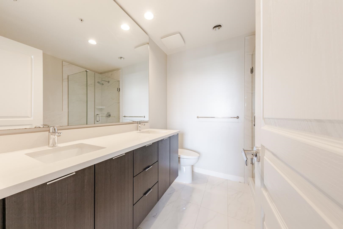 Guest Bathroom Photo of 615 9366 Tomicki Avenue, Richmond, BC