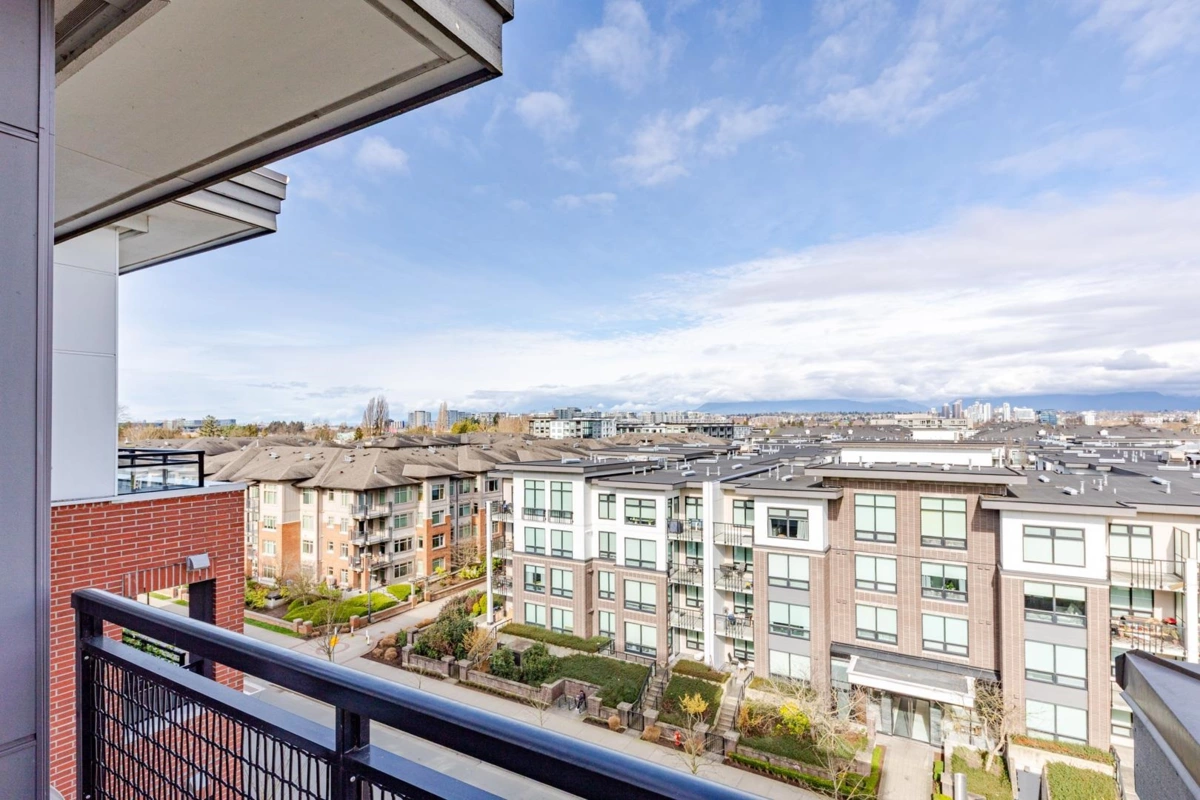 Laundry Room Photo of 615 9366 Tomicki Avenue, Richmond, BC