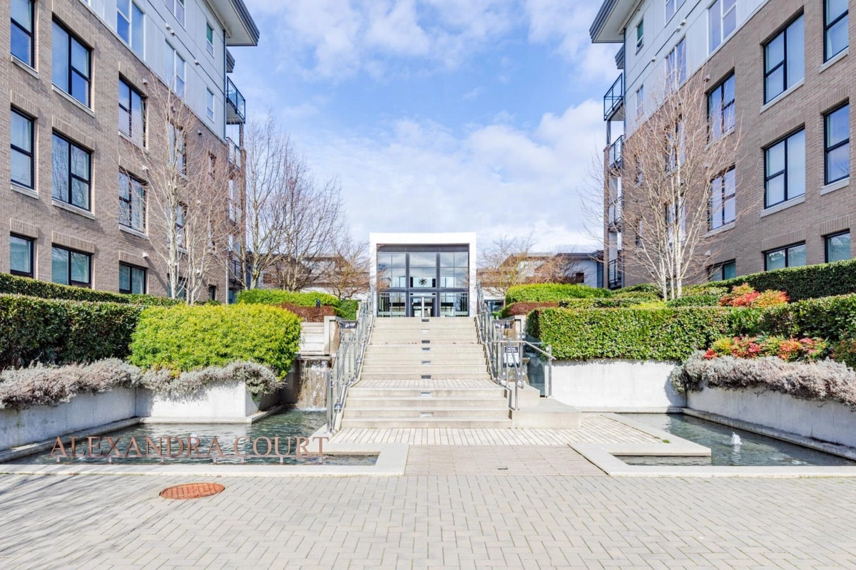 Staircase Photo of 615 9366 Tomicki Avenue, Richmond, BC