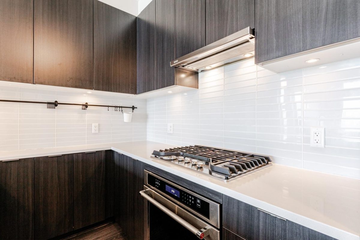 Walk-In Closet Photo of 615 9366 Tomicki Avenue, Richmond, BC