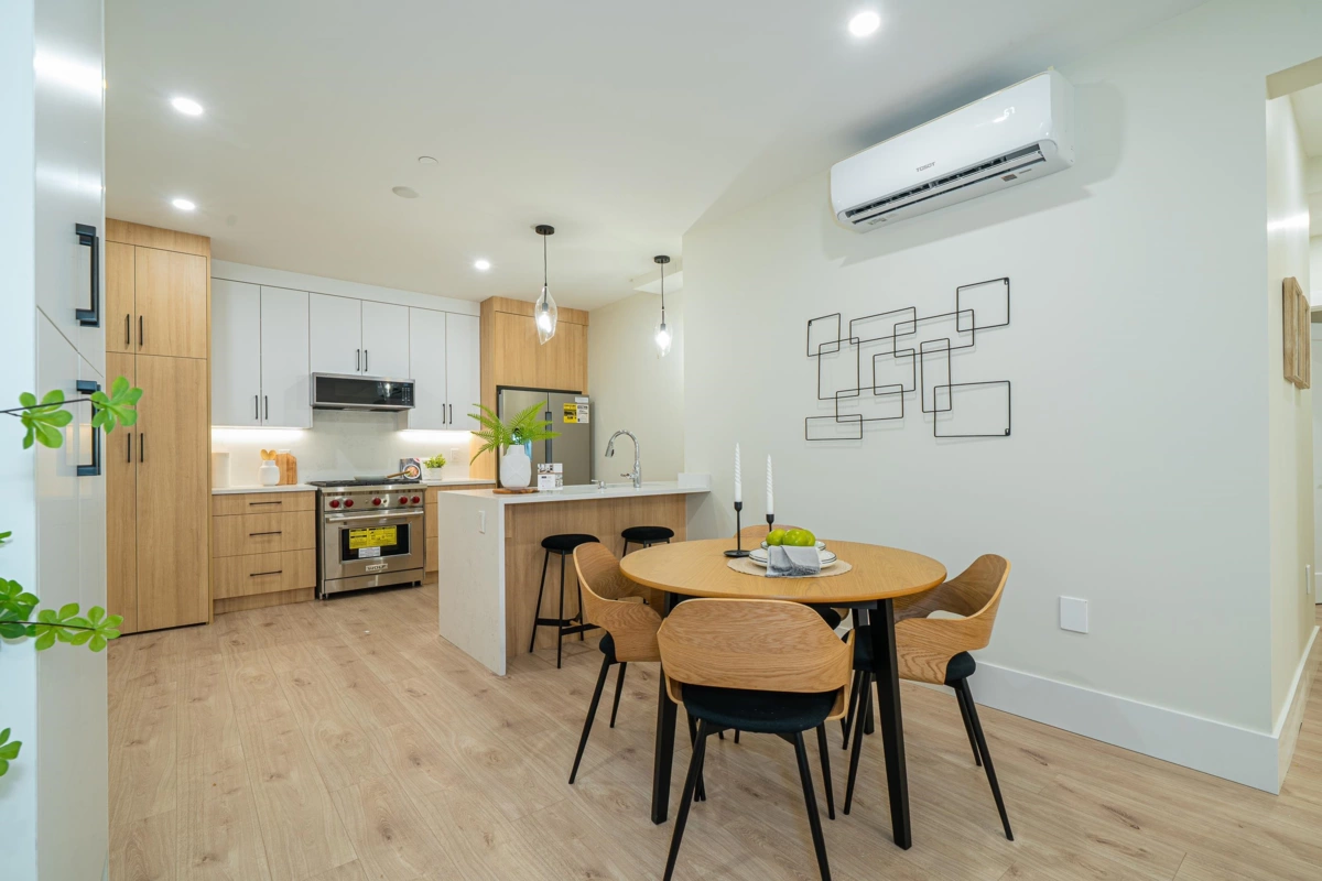 Family Room Photo of 7813 Shaughnessy Street, Vancouver, BC