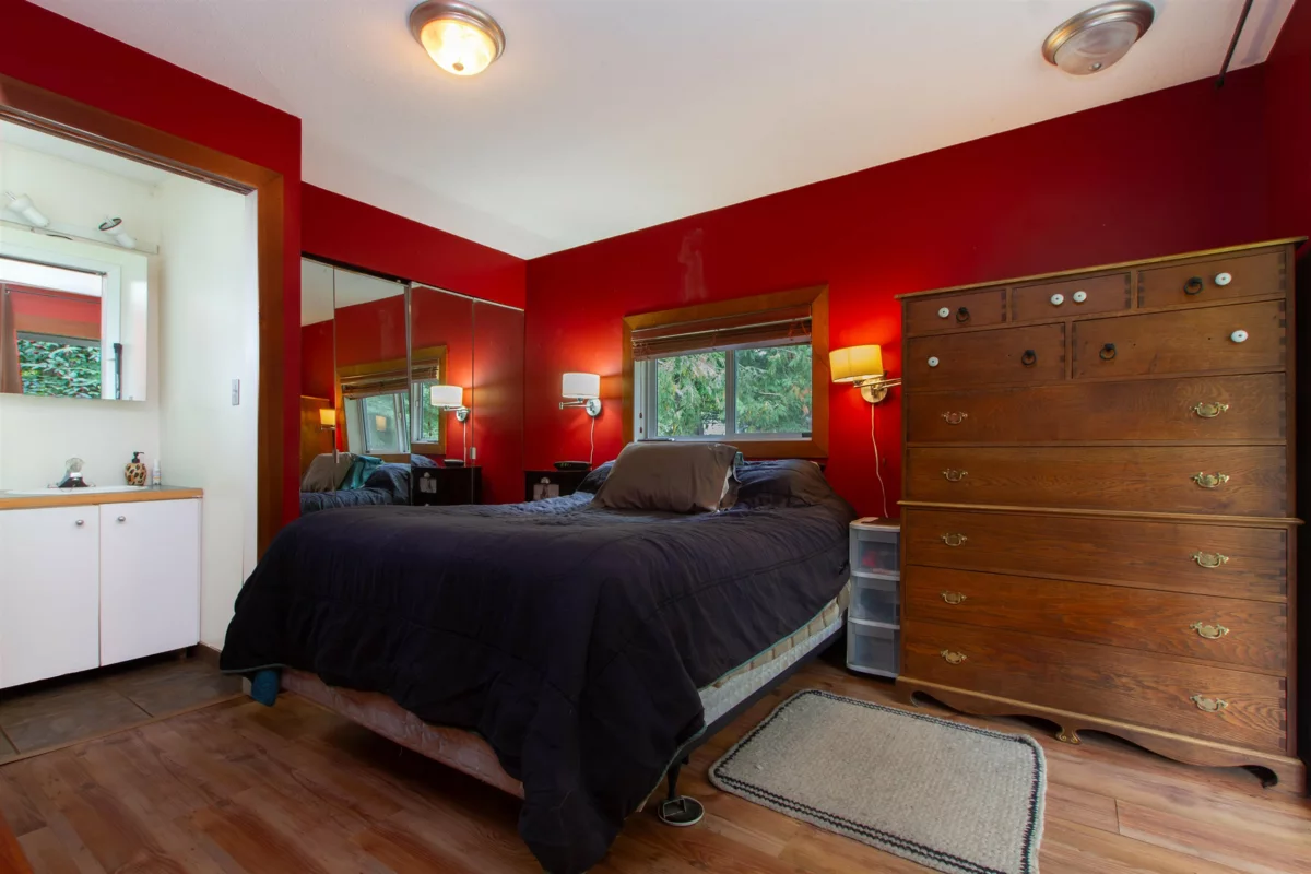 Breakfast Nook Photo of 1020 Finch Drive, Squamish, BC