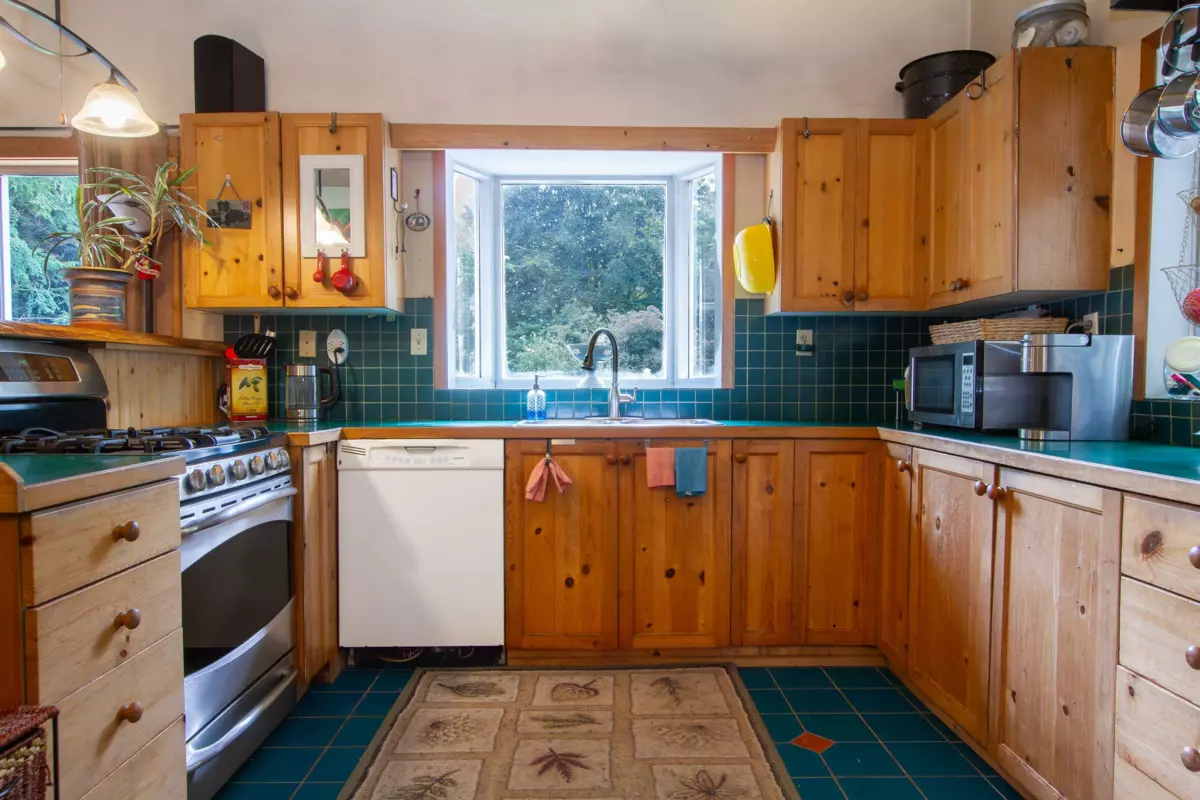 Dining Area Photo of 1020 Finch Drive, Squamish, BC