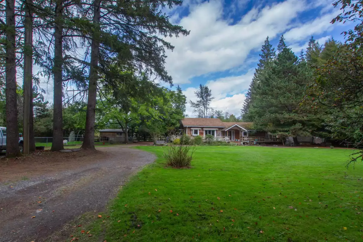 Garage Interior Photo of 1020 Finch Drive, Squamish, BC