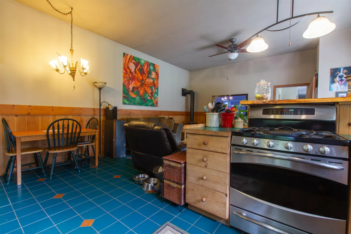 Kitchen Photo of 1020 Finch Drive, Squamish, BC