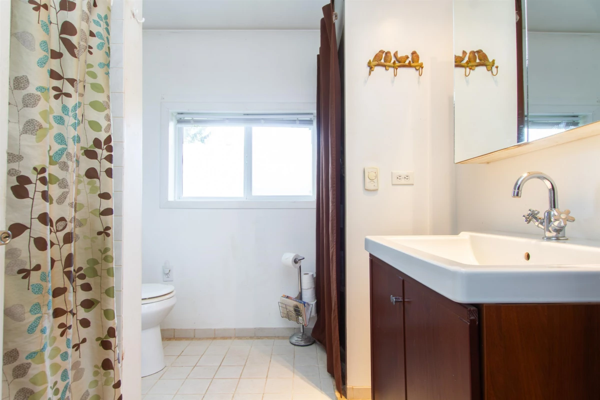 Primary Bathroom Photo of 1020 Finch Drive, Squamish, BC