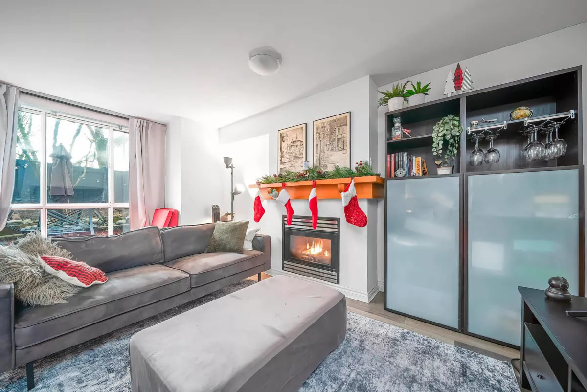 Dining Area Photo of 7313 Magnolia Terrace, Burnaby, BC
