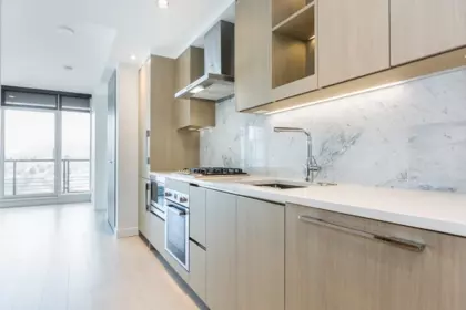 2005 4720 Lougheed Highway, Burnaby, BC, Burnaby — Apartment/Condo for sale