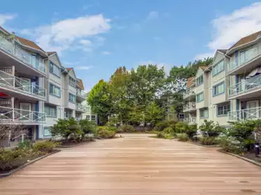 111 12101 80 Avenue, Surrey, BC, Surrey — Apartment/Condo for sale