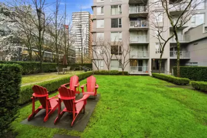 Backyard Photo of 1701 1001 Richards Street, Vancouver, BC