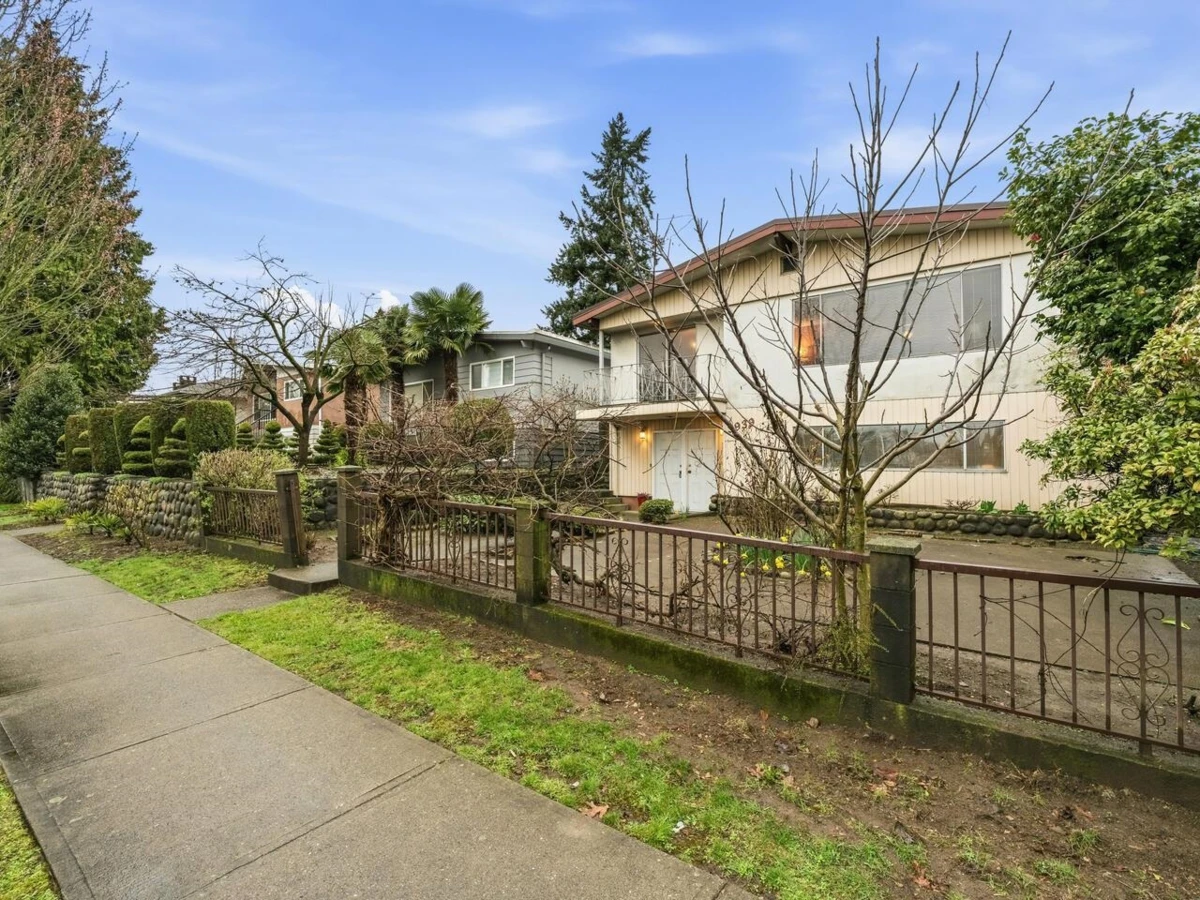 Living Room Photo of 3939 Boundary Road, Vancouver, BC