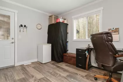 Basement Recreation Room Photo of 38 59060 Lougheed Highway, Hope, BC