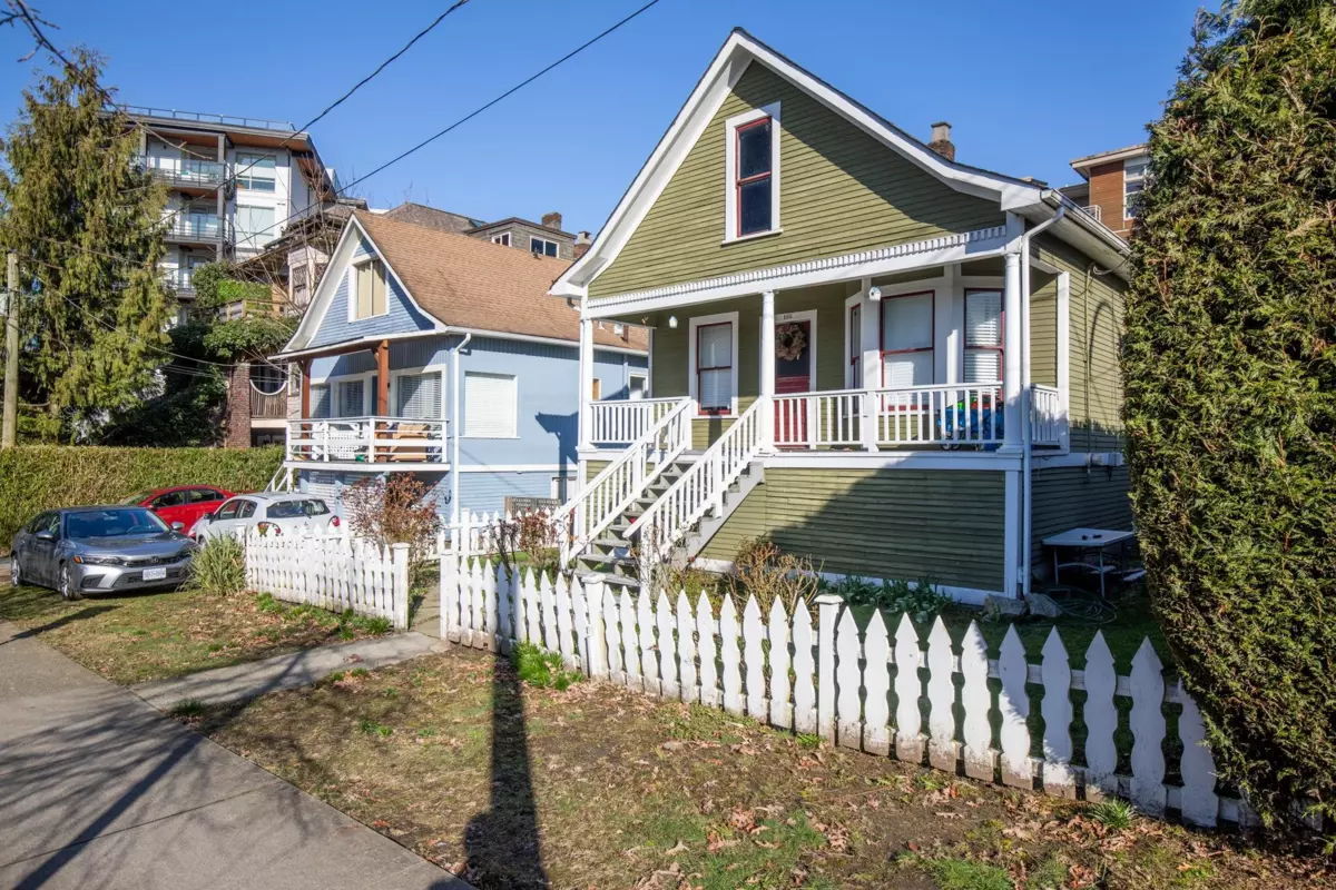 Exterior Rear Photo of 166 E 10th Street, North Vancouver, BC