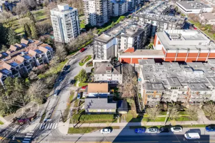 Guest Bathroom Photo of 166 E 10th Street, North Vancouver, BC