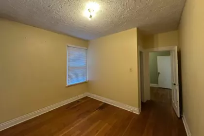Primary Bedroom Photo of 166 E 10th Street, North Vancouver, BC