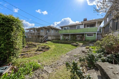 Backyard Photo of 3281 E 2nd Avenue, Vancouver, BC