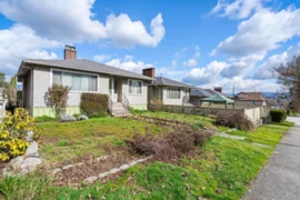 3281 E 2nd Avenue, Vancouver, BC