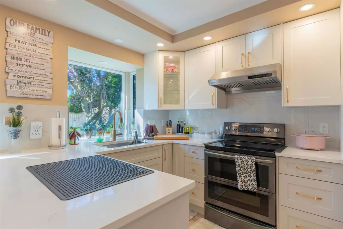 Dining Area Photo of 9564 Thomas Drive, Richmond, BC