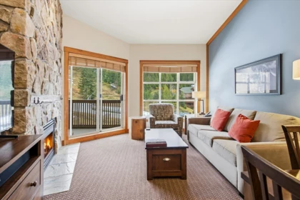 637B 2036 London Lane, Whistler, BC, Whistler — Apartment/Condo for sale