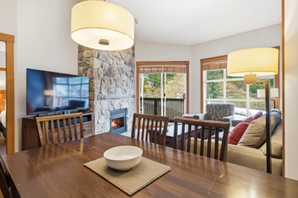 637B 2036 London Lane, Whistler, BC, Whistler — Apartment/Condo for sale