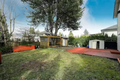 Front Yard Photo of 15481 92a Avenue, Surrey, BC