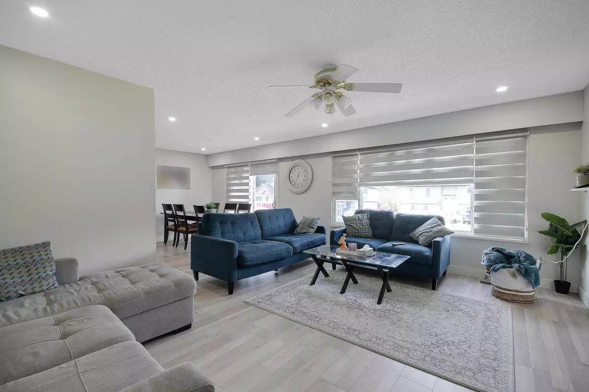 Family Room Photo of 9488 127a Street, Surrey, BC