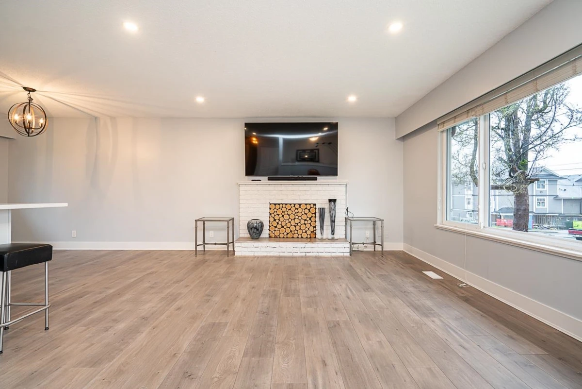Family Room Photo of 11278 206 Street, Maple Ridge, BC