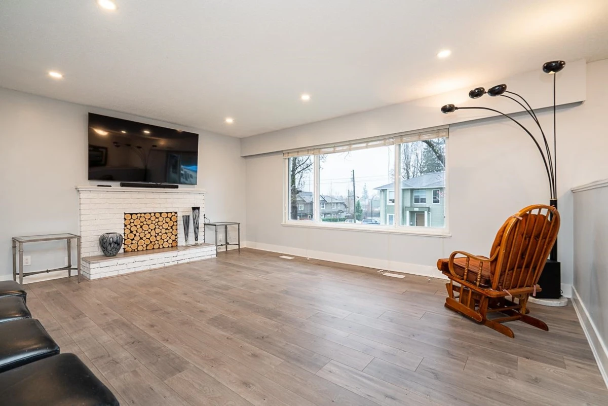 Living Room Photo of 11278 206 Street, Maple Ridge, BC