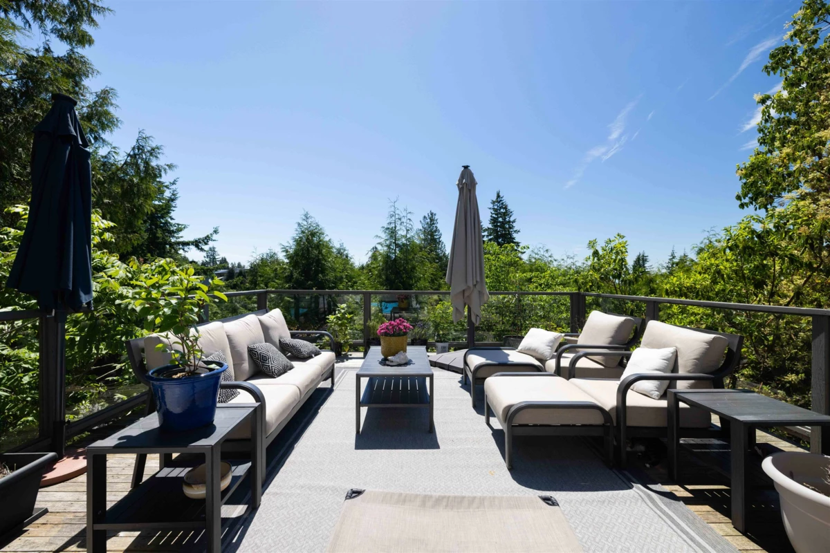 Living Room Photo of 4605 Woodgreen Drive, West Vancouver, BC