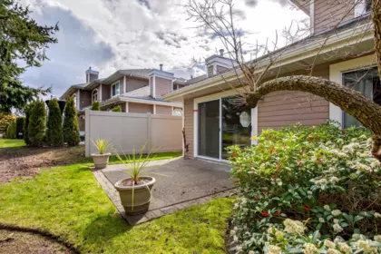 Swimming Pool Photo of 21 15273 24 Avenue, Surrey, BC