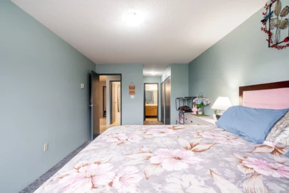 Walk-In Closet Photo of 105 33850 Fern Street, Abbotsford, BC