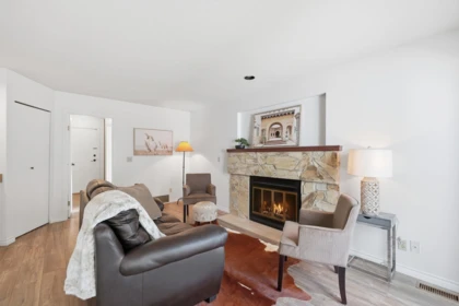 Breakfast Nook Photo of 1330 Cimarron Drive, Coquitlam, BC