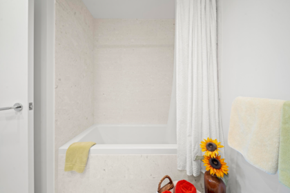Hallway Photo of 404 1439 George Street, White Rock, BC