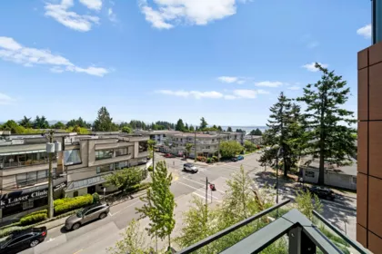 Hot Tub / Spa Photo of 404 1439 George Street, White Rock, BC