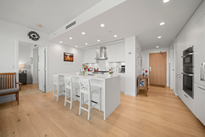 Kitchen Photo of 404 1439 George Street, White Rock, BC