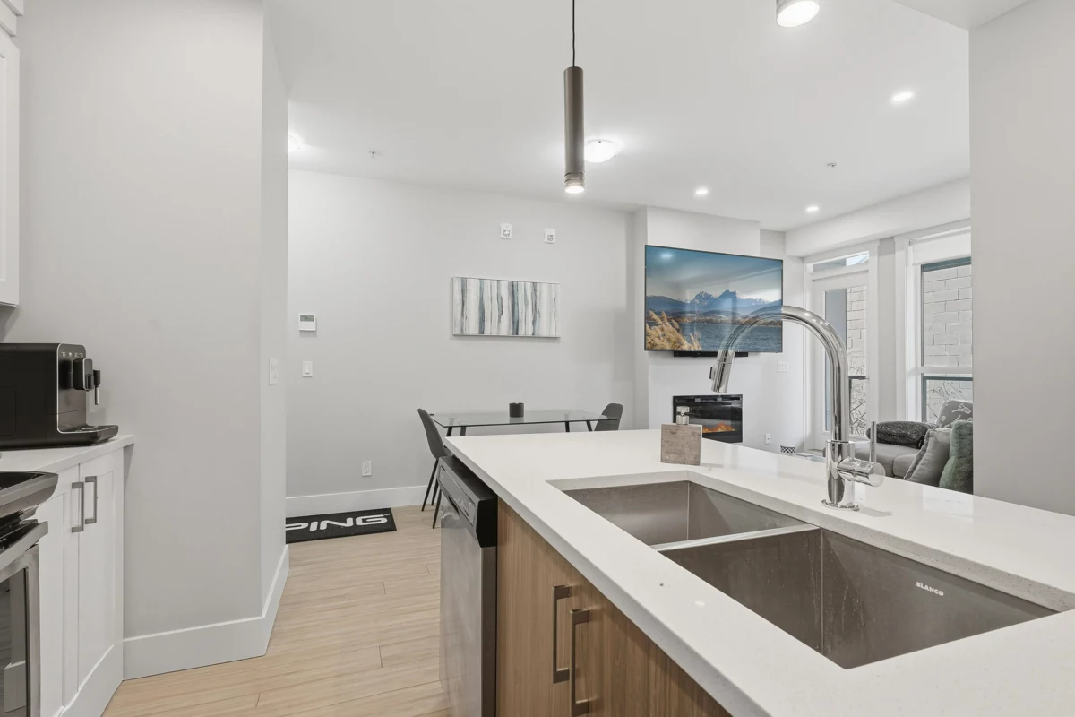 Dining Area Photo of 307 22335 Mcintosh Avenue, Maple Ridge, BC
