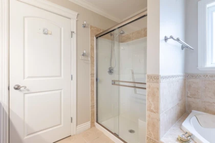 Hallway Photo of 16371 108 Avenue, Surrey, BC