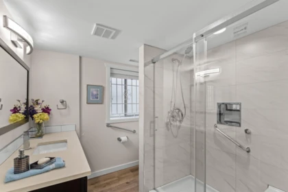Primary Bathroom Photo of 2663 Dundas Street, Vancouver, BC