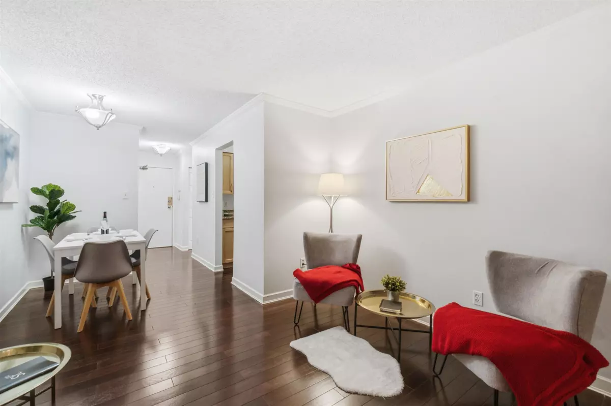 Family Room Photo of 104 37 Agnes Street, New Westminster, BC