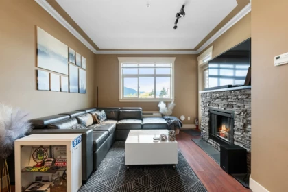 Breakfast Nook Photo of 207 45893 Chesterfield Avenue, Chilliwack, BC