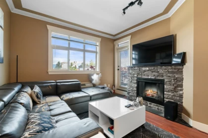 Primary Bedroom Photo of 207 45893 Chesterfield Avenue, Chilliwack, BC