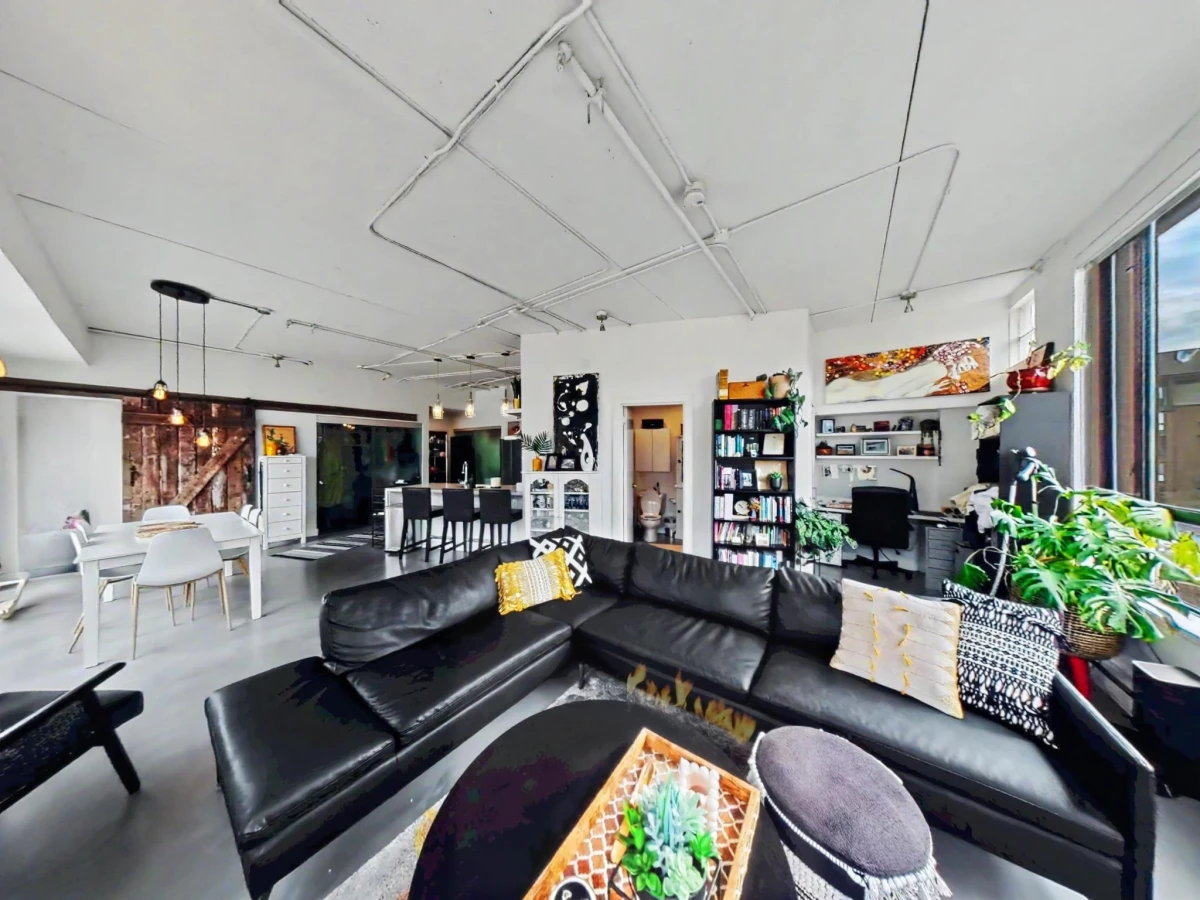 Dining Area Photo of 501 28 Powell Street, Vancouver, BC