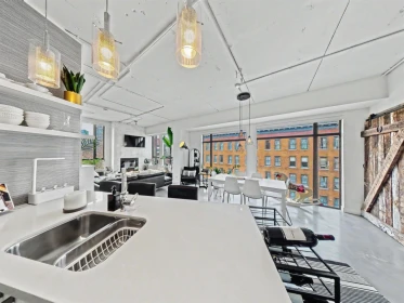 Pantry Photo of 501 28 Powell Street, Vancouver, BC