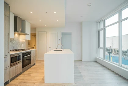 301 2288 Alpha Avenue, Burnaby, BC, Burnaby — Apartment/Condo for sale